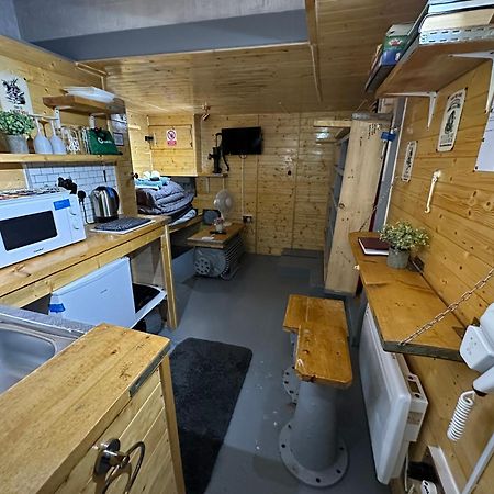 Appartement The Old Water Pumping Station Quirky Underground Hobbit House à Penzance Extérieur photo