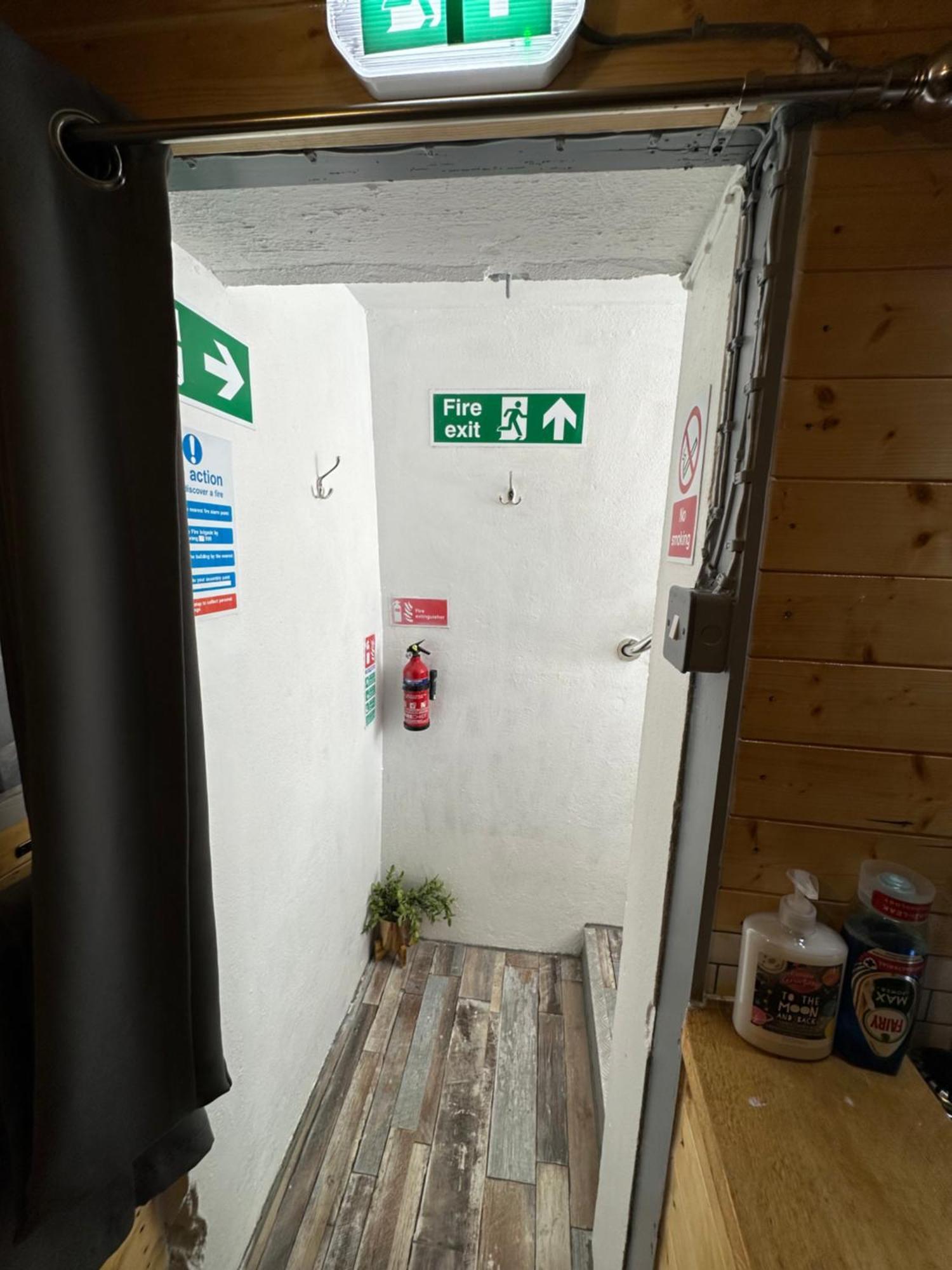 Appartement The Old Water Pumping Station Quirky Underground Hobbit House à Penzance Extérieur photo